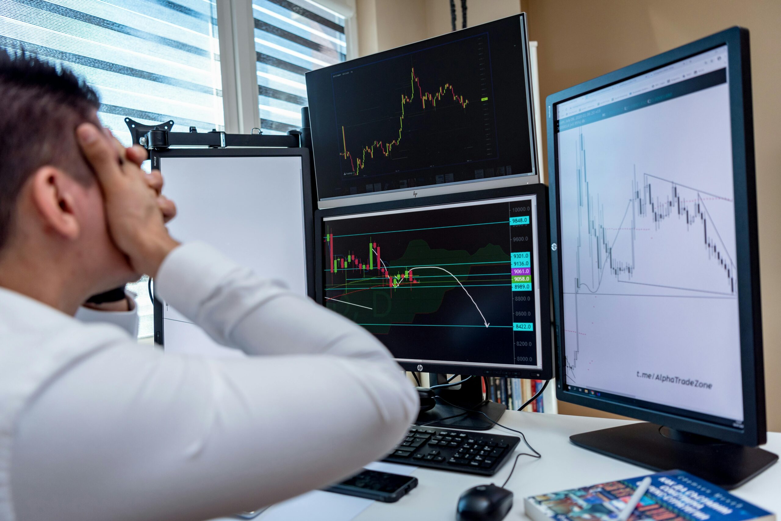 Protect investments in a market crash and reduce major losses